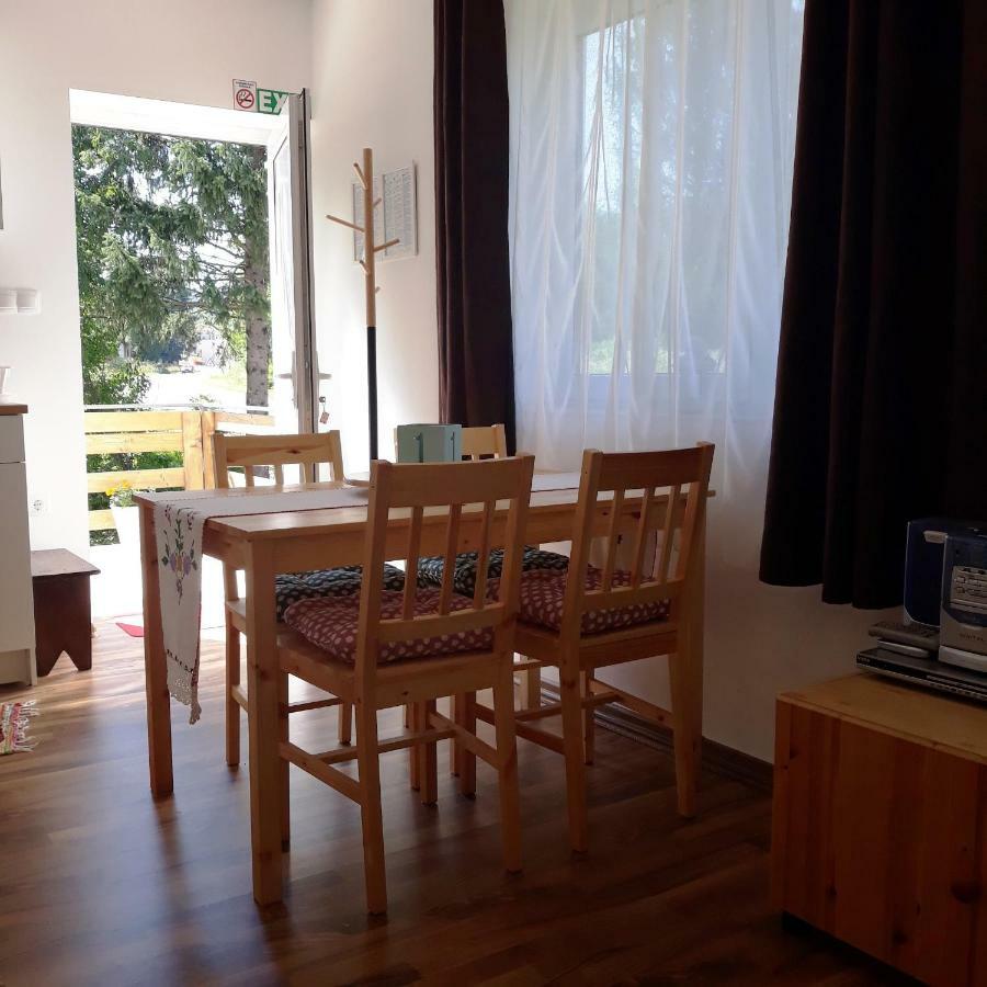 Plitvice Valley Apartments Licko Petrovo Selo Екстериор снимка